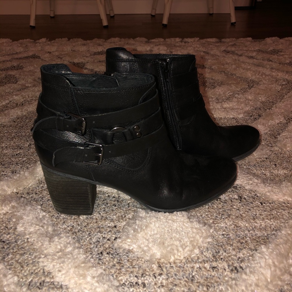Josef Seibel black Booties
